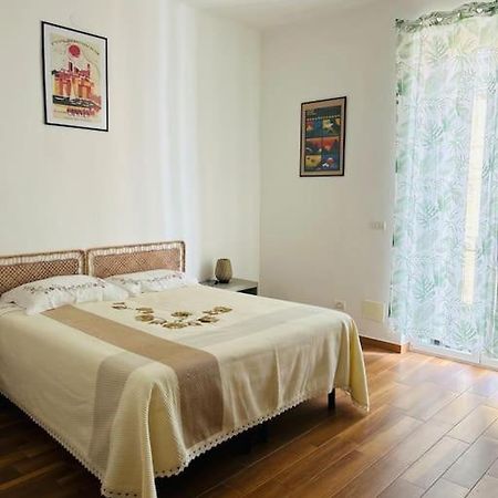 Trilocale Centrale Vista Mare - Mira'S Home Bari Ngoại thất bức ảnh
