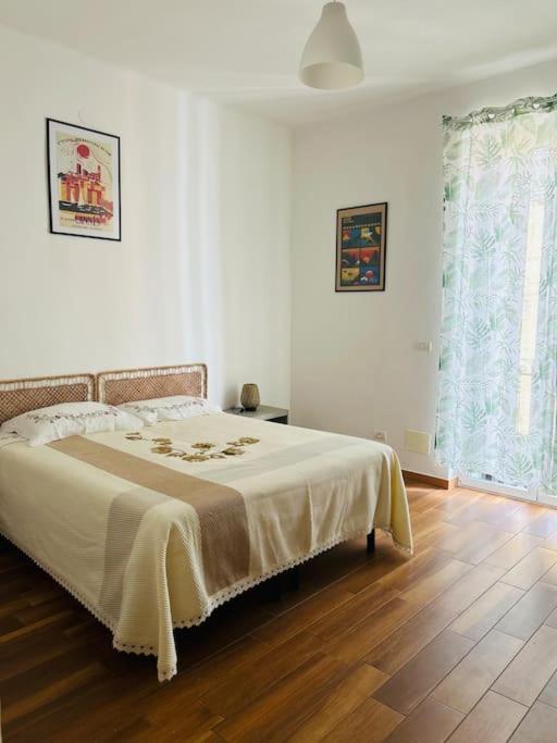 Trilocale Centrale Vista Mare - Mira'S Home Bari Ngoại thất bức ảnh