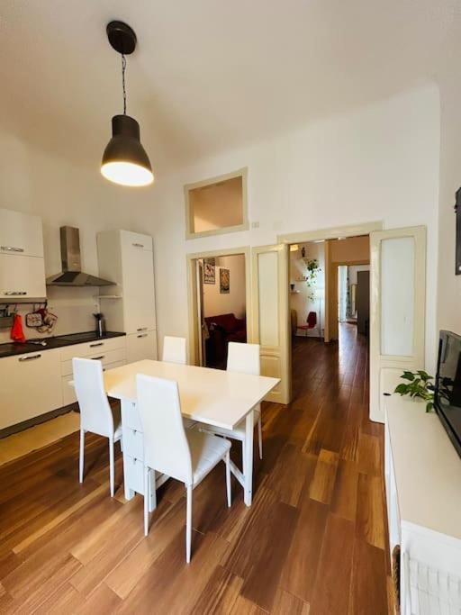 Trilocale Centrale Vista Mare - Mira'S Home Bari Ngoại thất bức ảnh